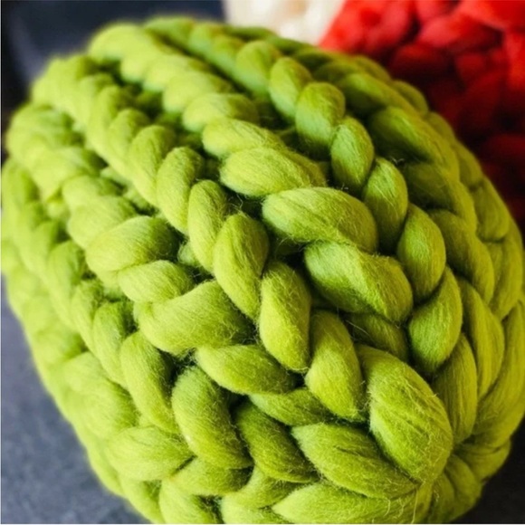 Handmade Jumbo Merino Wool Knit Accent Pillow - Picture 6 of 9